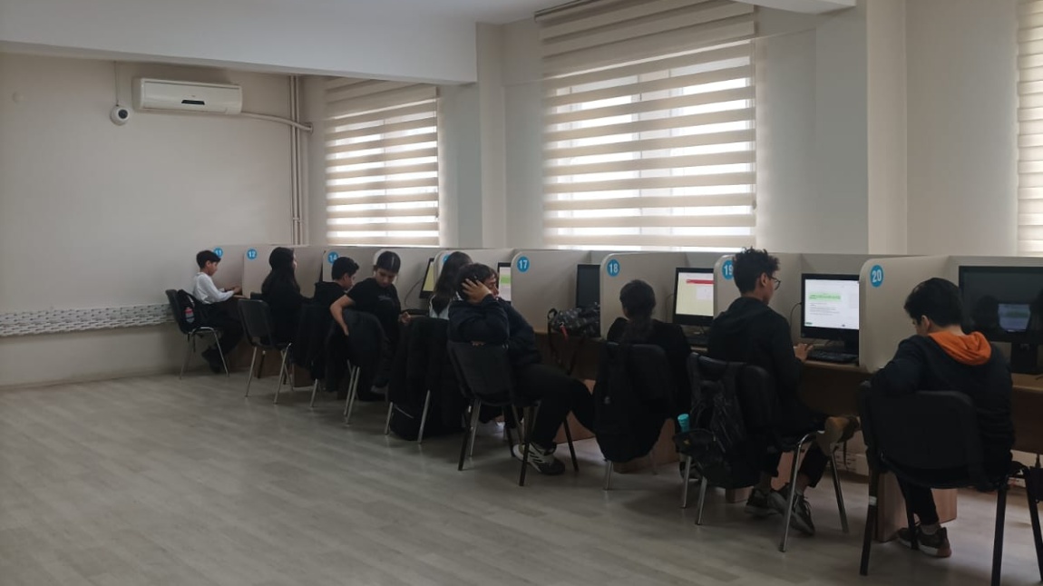 Dört Beceride Türkçe Dil Sınavı'nın 2024 Uygulamasına okulumuzun seçilen öğrencileriyle katıldık.